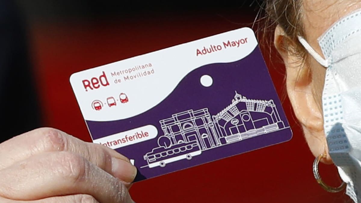 ¿Cómo puedes recibir la Tarjeta Bip! para el Adulto Mayor?