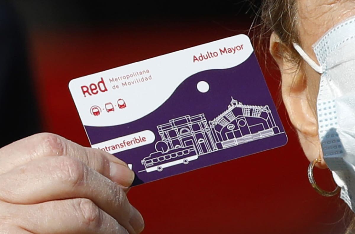 Tarjeta Bip! tiene 50% de descuento en viajes para Adultos Mayores: ¿Cómo obtener la rebaja?