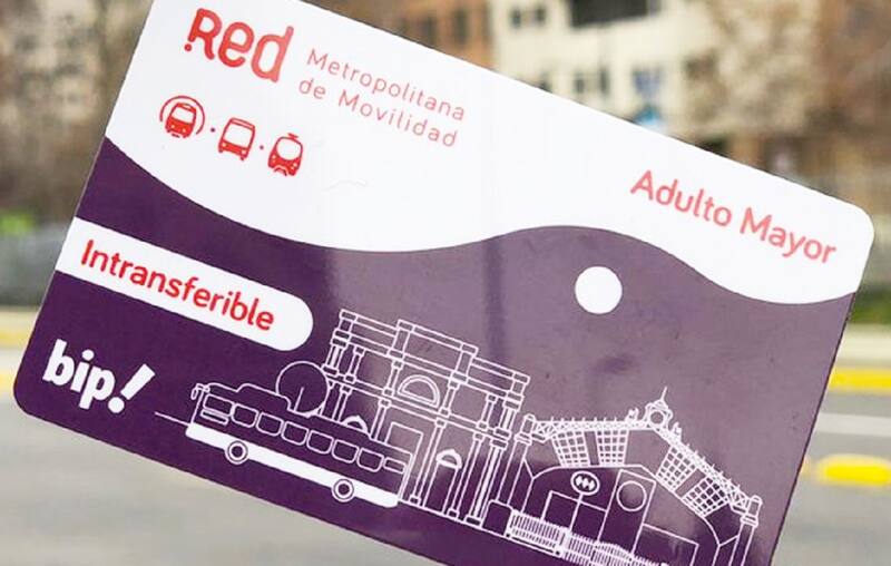 A continuación, revisa cuáles son los documentos solicitados y cuáles son las tarifas para las personas de la tercera edad con esta tarjeta.