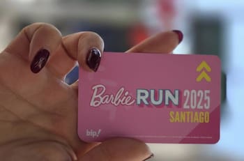 Metro de Santiago lanza nueva Tarjeta Bip! inspirada en Barbie Run 2025: Estaciones donde se puede comprar y su precio
