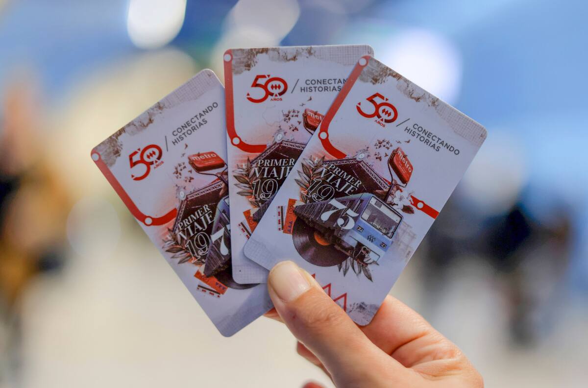 Metro de Santiago sorteará 13 Tarjetas Bip! de colección este fin de año: Así puedes participar