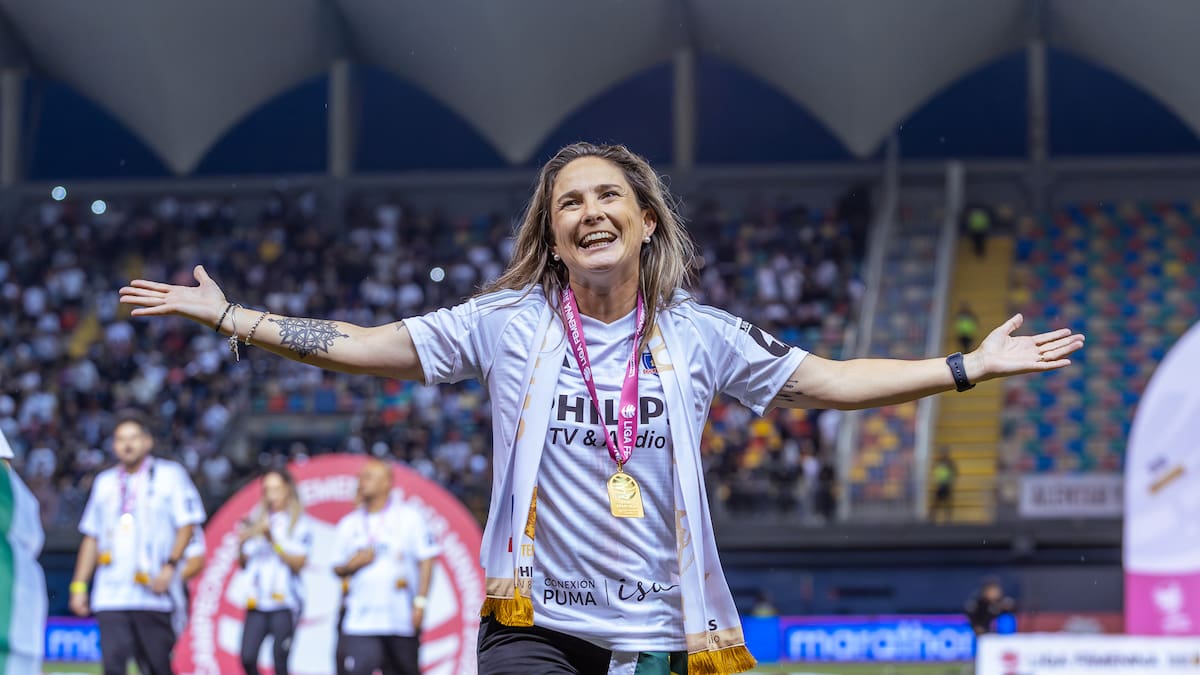Justo antes del Superclásico: Tatiele Silveira renueva en Colo-Colo Femenino