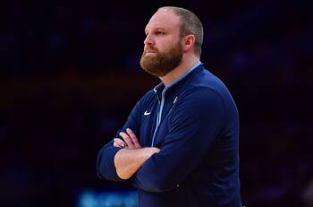 Sorpresa total en la NBA: ¿Por qué un equipo despidió a su coach tras clasificar a los playoffs?