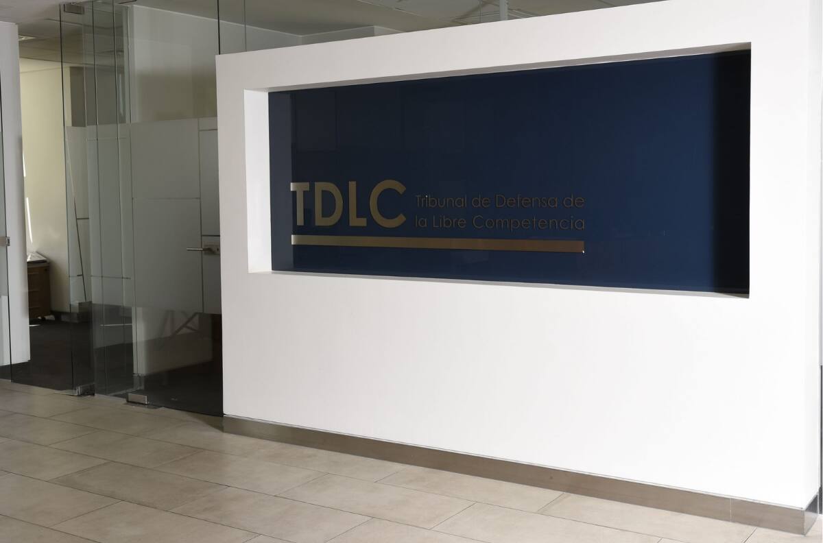 Dos bancos en Chile son condenados por malas prácticas: deberán pagar multa de casi $5.000 millones