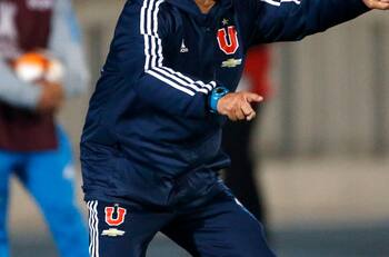 Técnico campeón con la U está a un paso de volver al ruedo: negocia con equipo en Bolivia