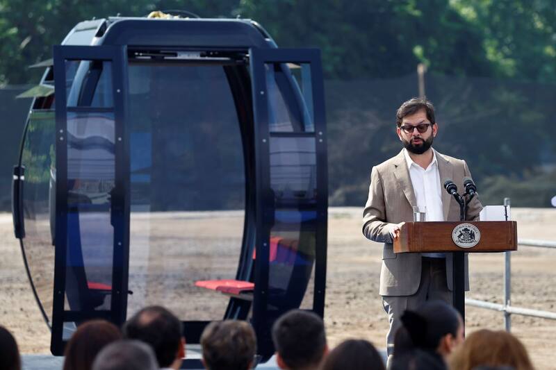 El Presidente Boric dio inicio a las obras del Teleférico Bicentenario en la comuna de Huechuraba.