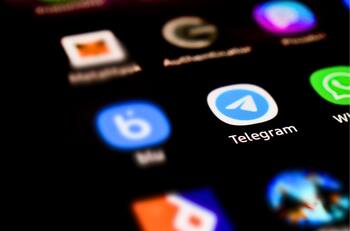 Así puedes evitar que te agreguen a grupos de desconocidos y de estafas en Telegram