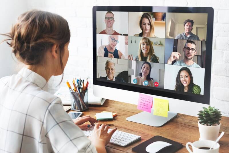 Este formato de trabajo permite realizar tus tareas de cualquier parte del Mundo, asistiendo a la oficina solo cuando sea estrictamente necesario.