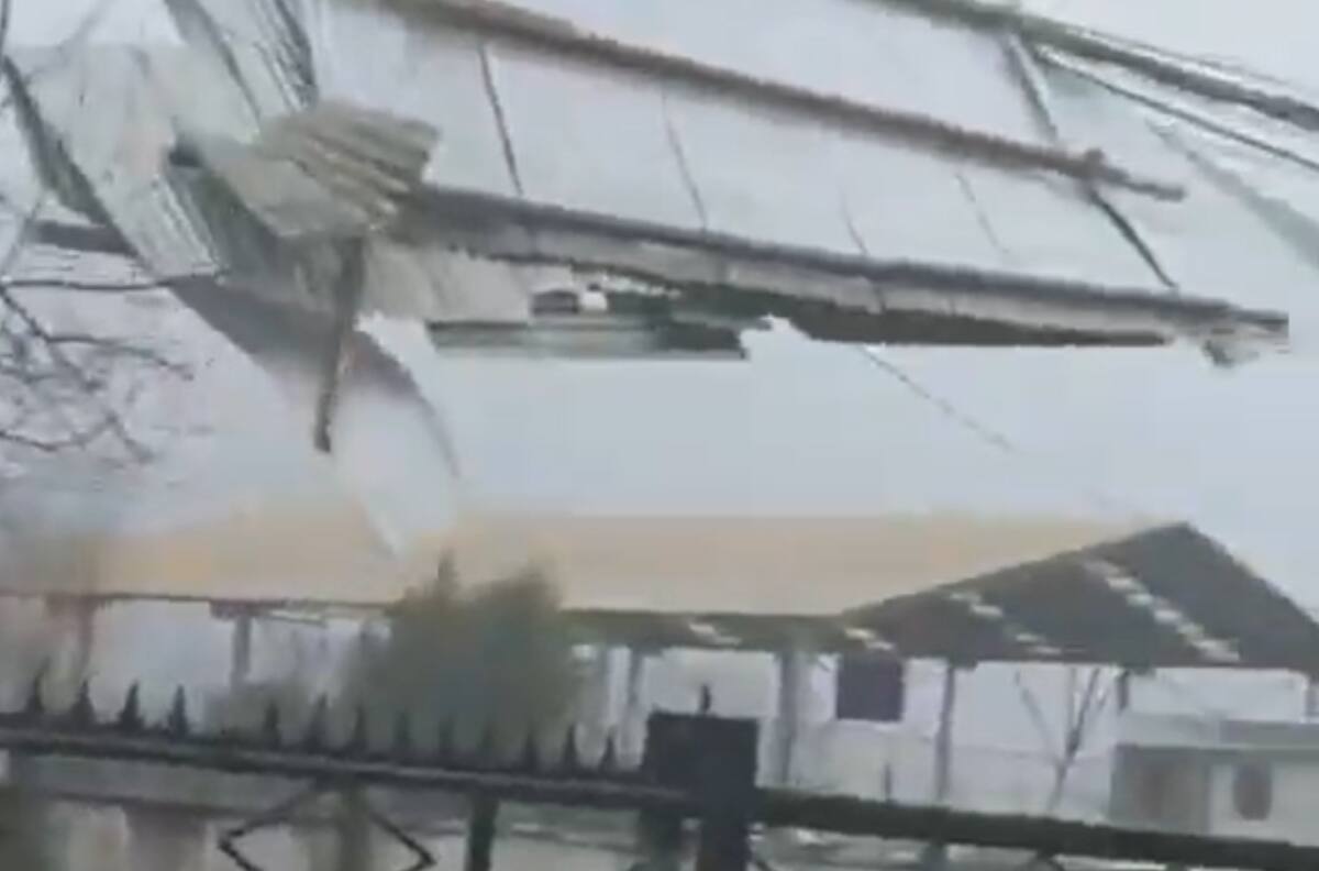 VIDEOS | Ráfagas de más de 180 km/h dejan graves daños estructurales en varias ciudades del sur del país