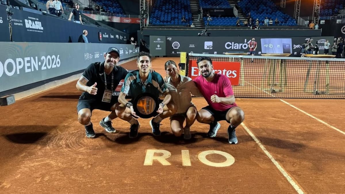 Alejandro Tabilo junto a su equipo en el ATP de Río de Janeiro. Foto: Alejandro Tabilo en Instagram.