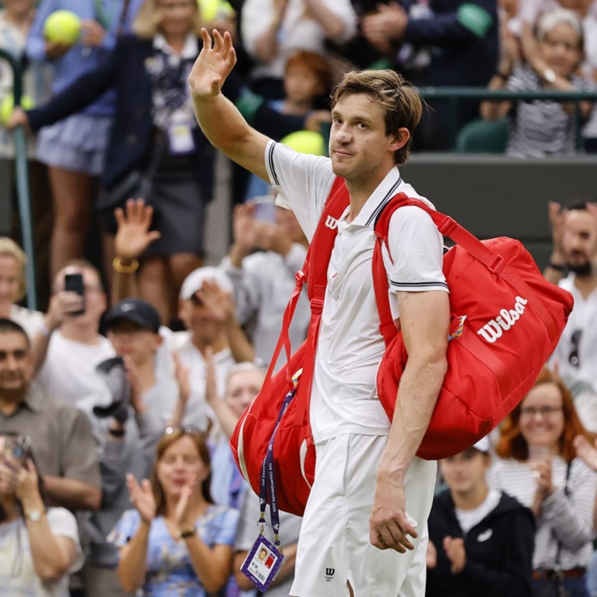 Nico Jarry se baja de Wimbledon: anuncia que no podrá volver a competir por persistentes molestias en el codo