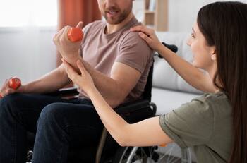 Estas son las 10 mejores universidades para estudiar Terapia Ocupacional: sueldos de hasta $1.400.000