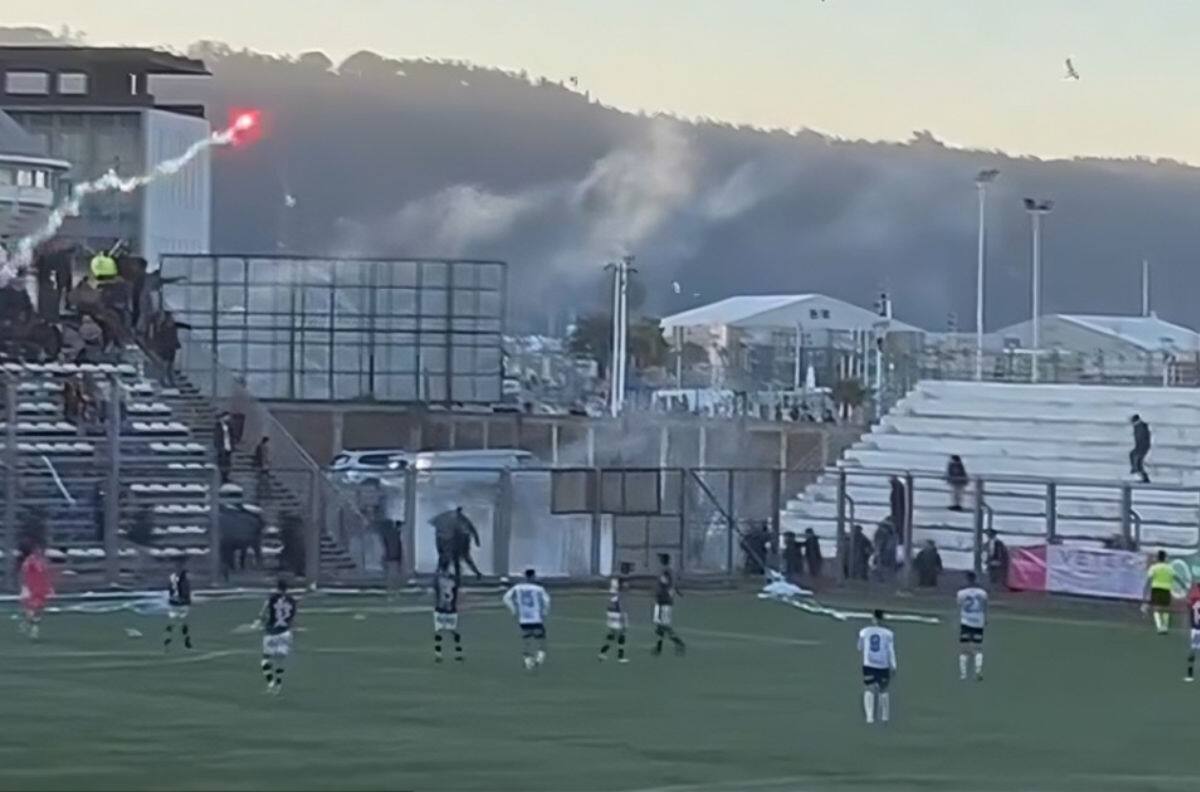 La gravísima denuncia de un jugador tras clásico del fútbol chileno: “Apuñalaron a mi primo de 12 años”
