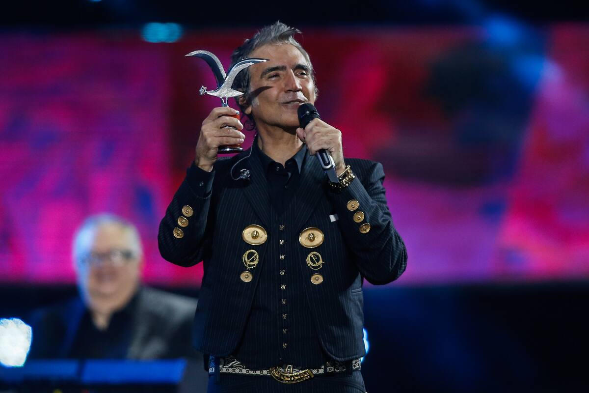 Vina del Mar, 21 de Febrero de 2023
El cantante Alejandro Fernandez se presenta en la Tercera noche del Festival de Vina del mar 2023, Recibe gaviota de plata.
Cristobal Basaure/Aton Chile