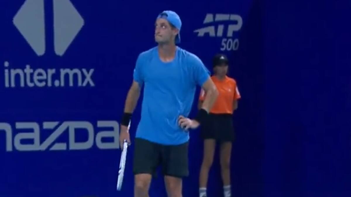 VIDEO | La forma más humillante para perder un partido de tenis: no lo podía creer