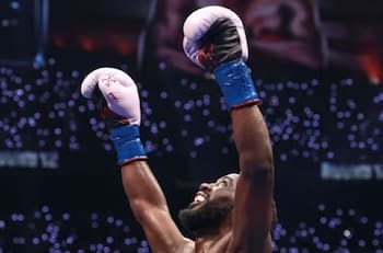 Las grandes estrellas del boxeo mundial versus las redes sociales, un rival casi imbatible