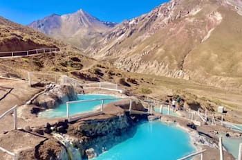 A pocas horas de Santiago: Escapa del estrés y la rutina en estas mágicas termas