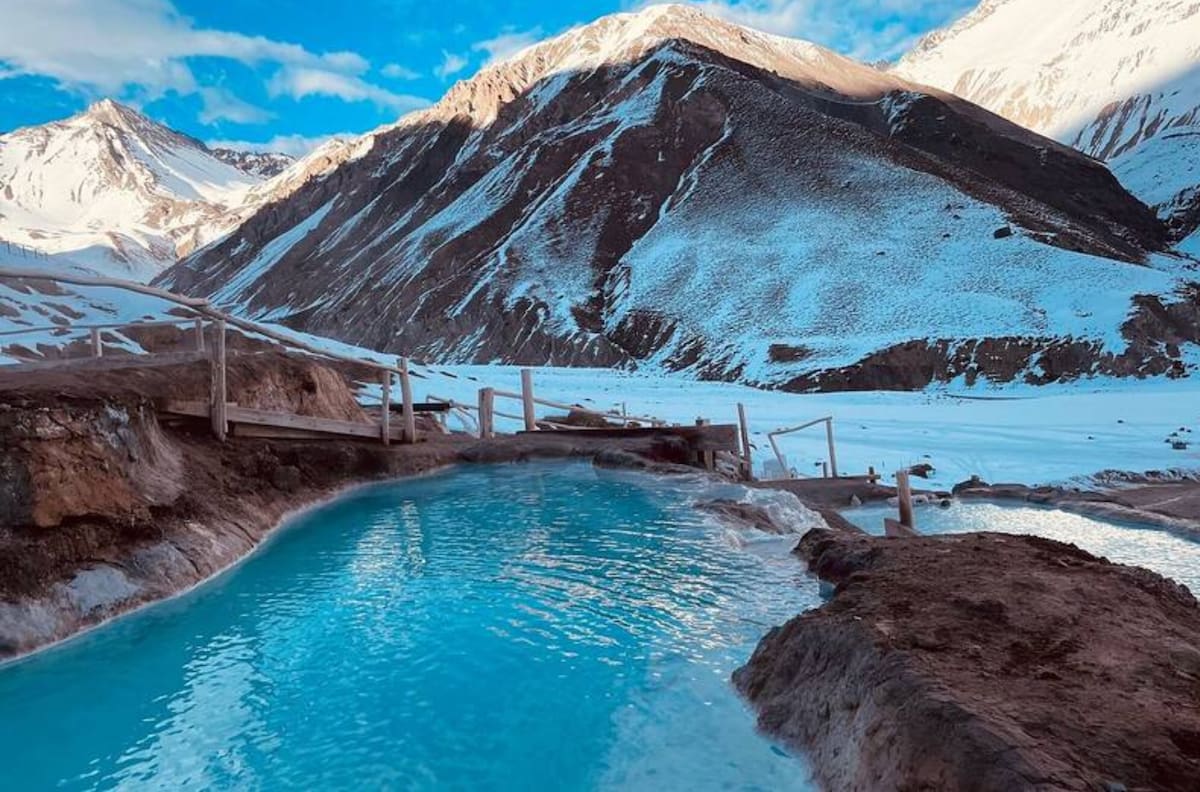 El paraíso de aguas calientes que pocos conocen: Estas termas son el refugio ideal para desconectarse del estrés de Santiago