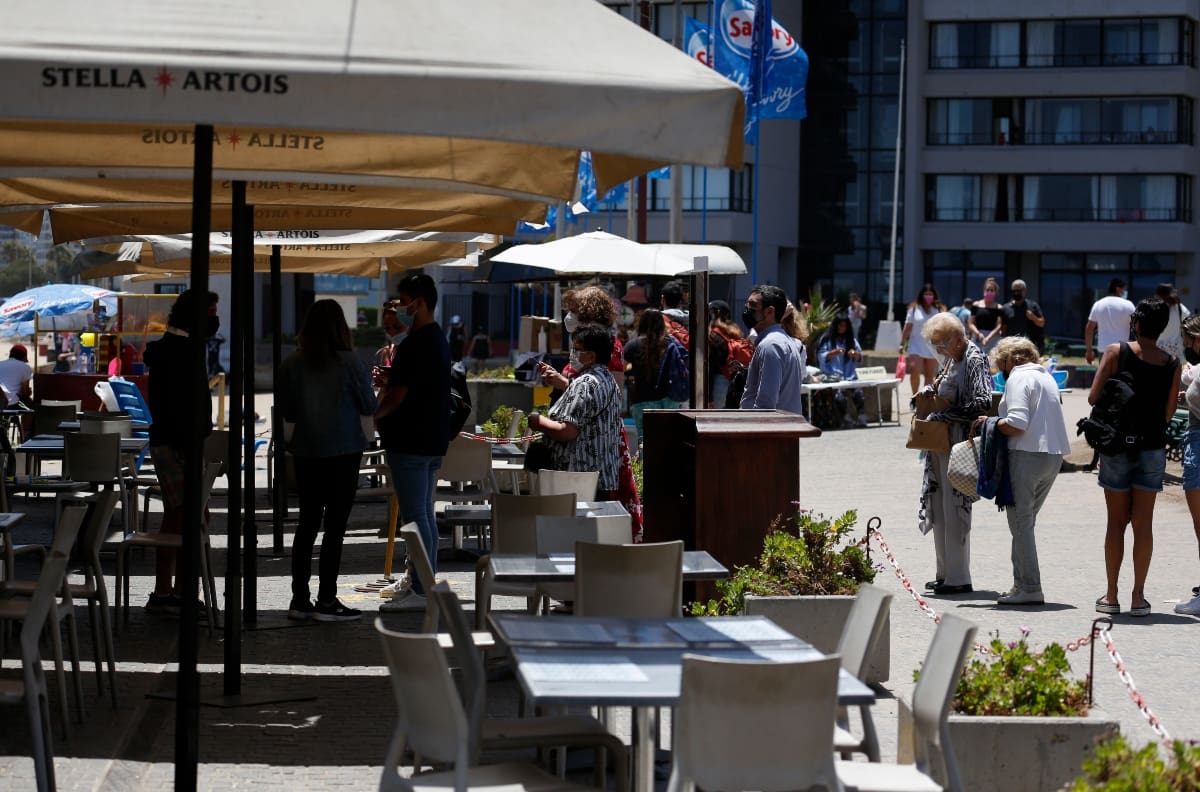 Más de 30 restaurantes podrían perder sus terrazas en sector top de la RM