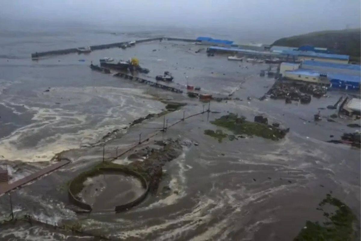 El movimiento telúrico dejó un fuerte tsunami y alertas en las costas del Pacífico.
Créditos: EFE.