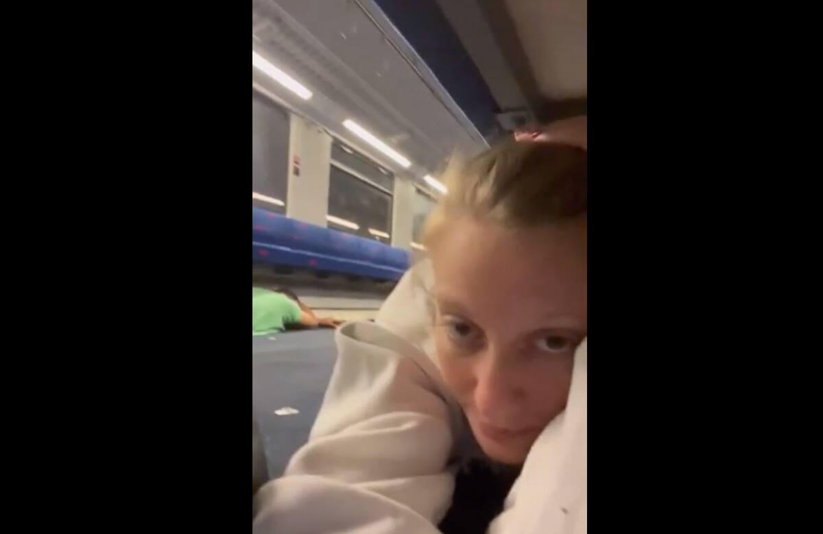 Mujer cuenta cómo sobrevivió al interior de un tren el ataque de Irán a Israel.