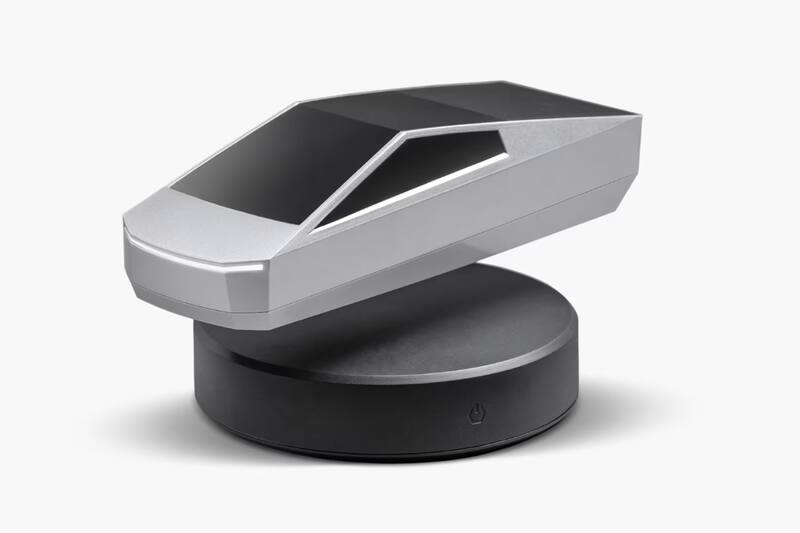 Tesla a escala que levita