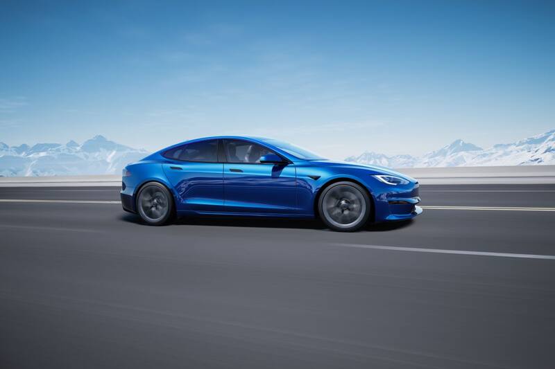 Tesla perdió el primer lugar en octubre, pero sigue al tope en el acumulado anual.