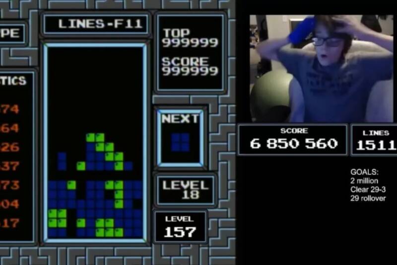 Blue Scuti de 13 años se dio vuelta el Tetris.