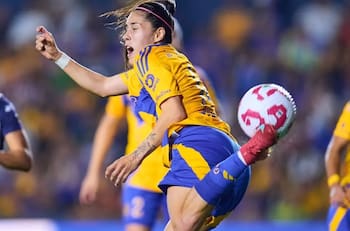 VIDEO | Acrobacia imposible: el impresionante gol femenino elegido como el mejor del año en el The Best