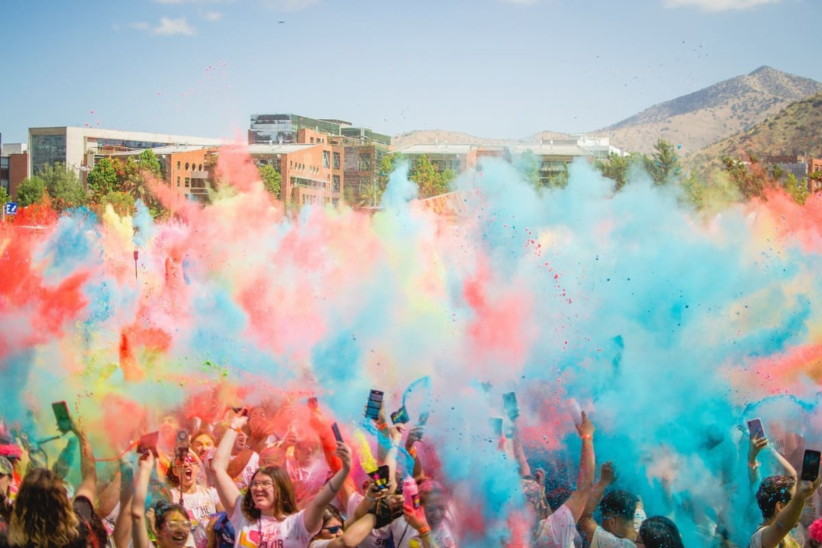 El evento promete ser el más colorido del año, a través de una fiesta llena de deporte, música y entretención. Créditos: Instagram.