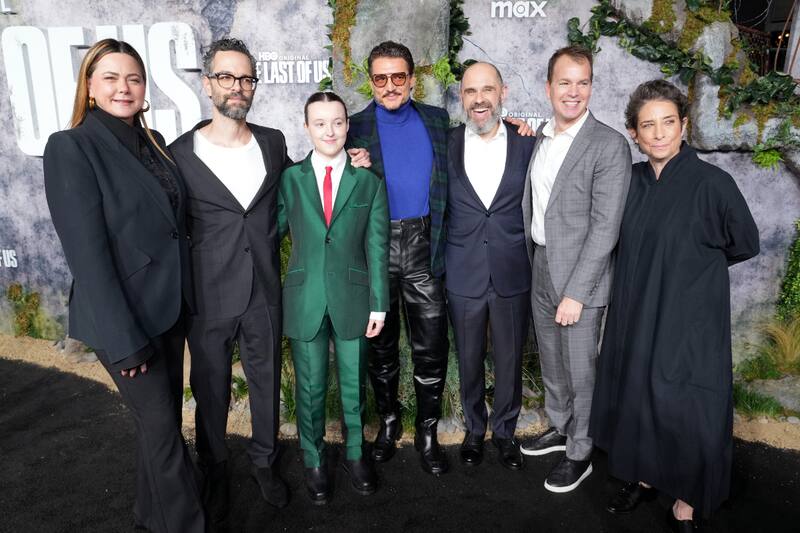 y las opiniones de sus creadores.