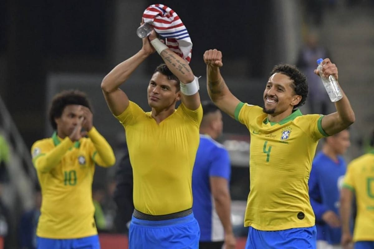 Thiago Silva junto a Marquinhos en la Selección de Brasil.