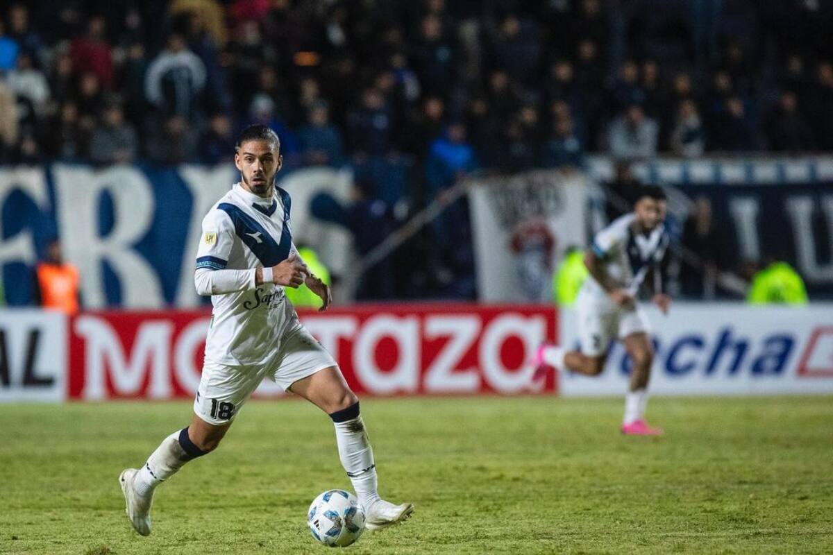 llega a préstamo a Huachipato desde Vélez Sarsfield.