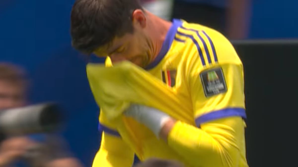 VIDEO | Lamentable: Courtois no pudo seguir y abandonó entre lágrimas el partido frente a España