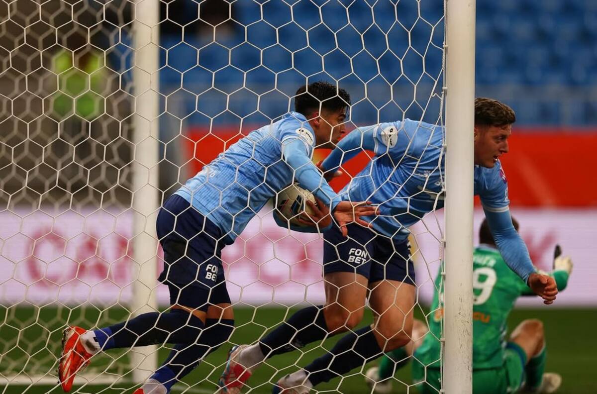 Atento Nicolás Córdova: jugador de La Roja vuelve a la titularidad tras varios meses fuera en Europa