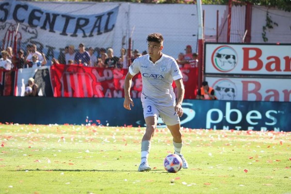 era titular en el duelo que iba 1-1 antes de que el árbitro decidiera parar el partido.