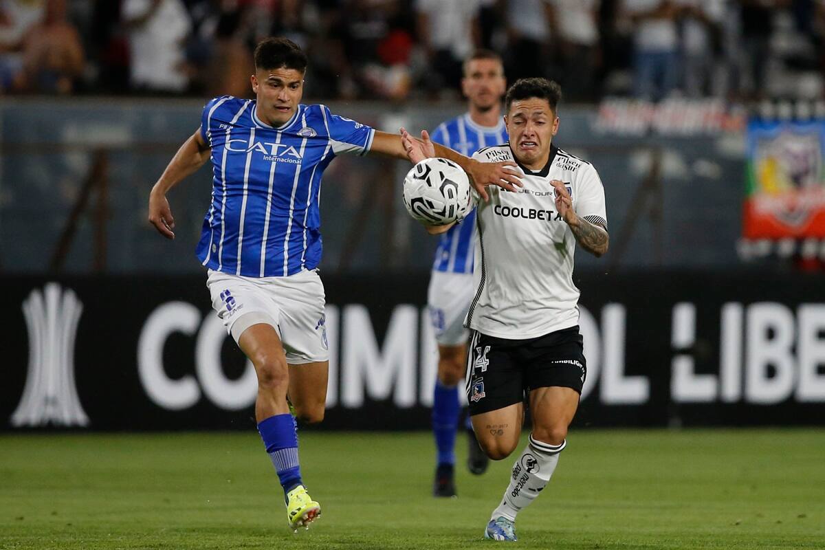 Thomas Galdames con Godoy Cruz enfrentó a Colo Colo por la fase previa de Copa Libertadores.