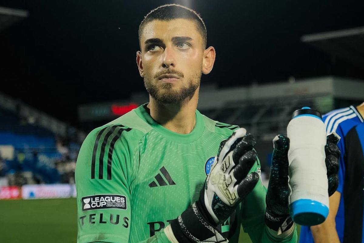 El portero chileno está haciendo méritos para volver al Bologna.