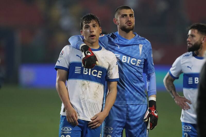 junto a Gonzalo Tapia en la victoria de la UC ante La Calera. Foto: Agencia Aton.