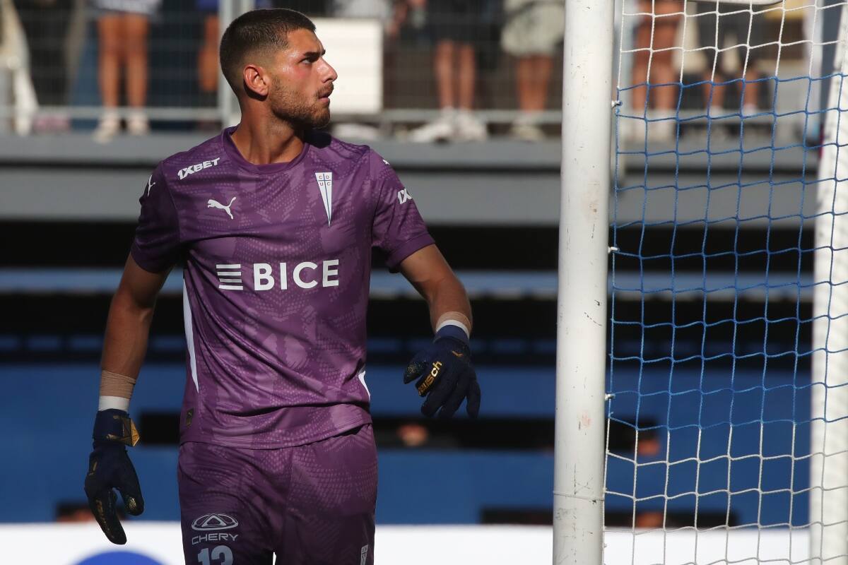 El portero decidió dejar la Universidad Católica. Foto: Agencia Aton.