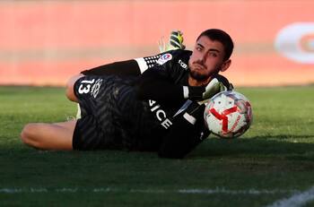 Recordado exvolante de la U es el agente de Thomas Gillier, arquero de la UC: “Es como un hijo”