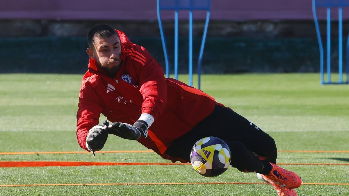 Claudio Bravo quiere a Thomas Gillier como arquero de La Roja: “Me encantaría verlo competir”