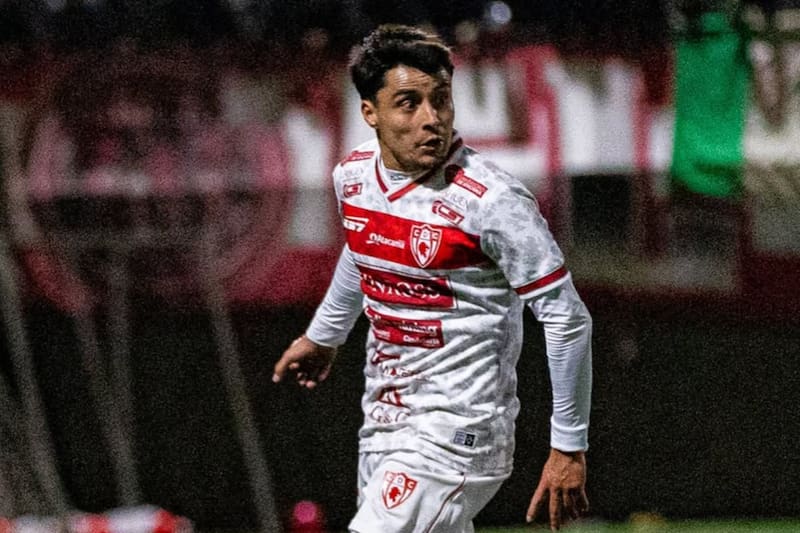 El volante en su paso por Deportes Copiapó. Foto: @deportescopiapó en Instagram.