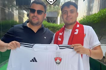 Con pasos en Chelsea, Liverpool e Inter: el compañero de lujo que tendrá el chileno Thomas Jones en Kazajistán