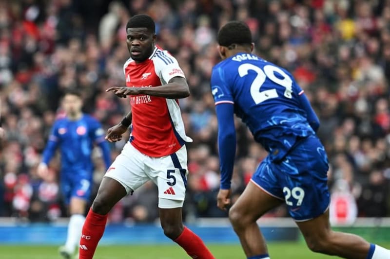 no renovó con el Arsenal y ahora deberá enfrentar a la justicia británica. Créditos: instagram @thomaspartey5.