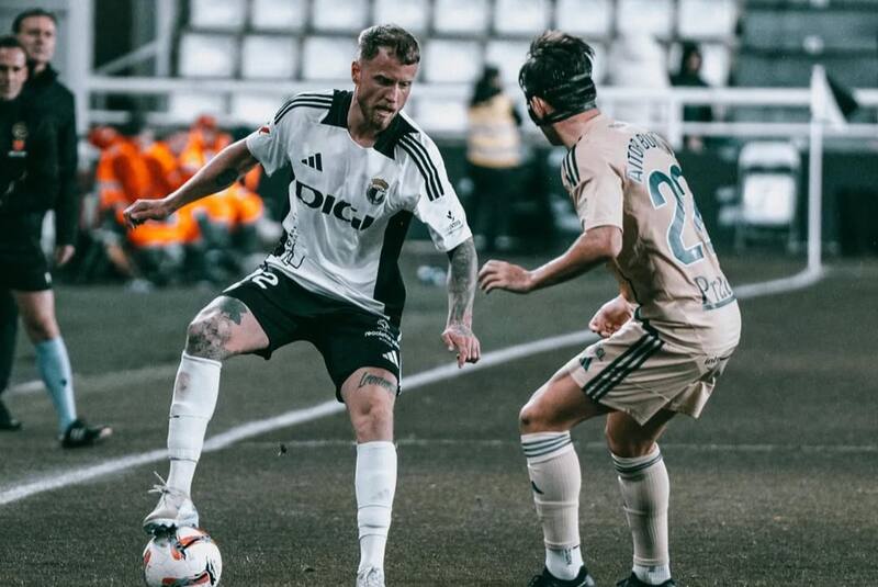 El chileno jugó un semestre en el Burgos de España.