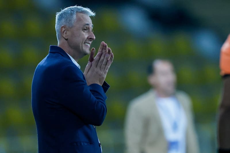 El entrenador cruzado está en la cuerda floja por sus resultados en la UC. Foto: Agencia Aton.