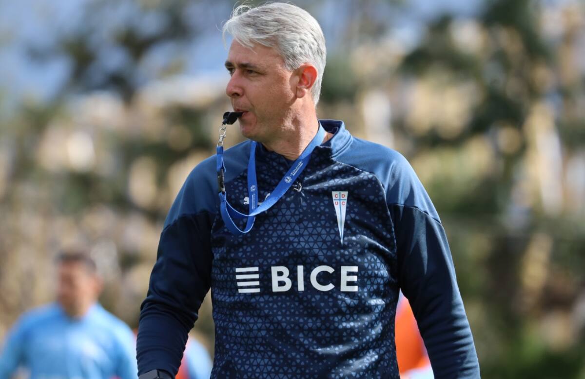 , entrenador de la Universidad Católica. Foto: Comunicaciones Cruzados.
