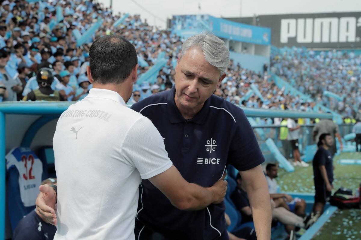 , entrenador de la UC. Foto: Agencia Aton.