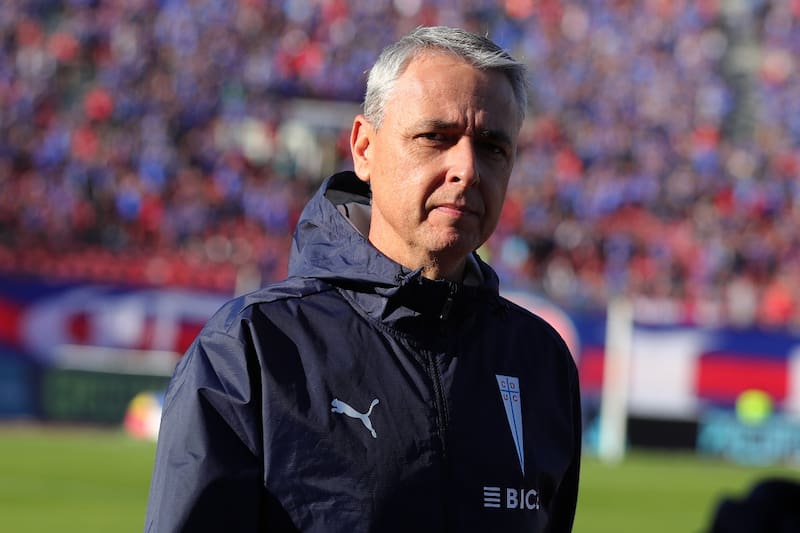 Entrenador de la Universidad Católica. Foto: Agencia Aton.
